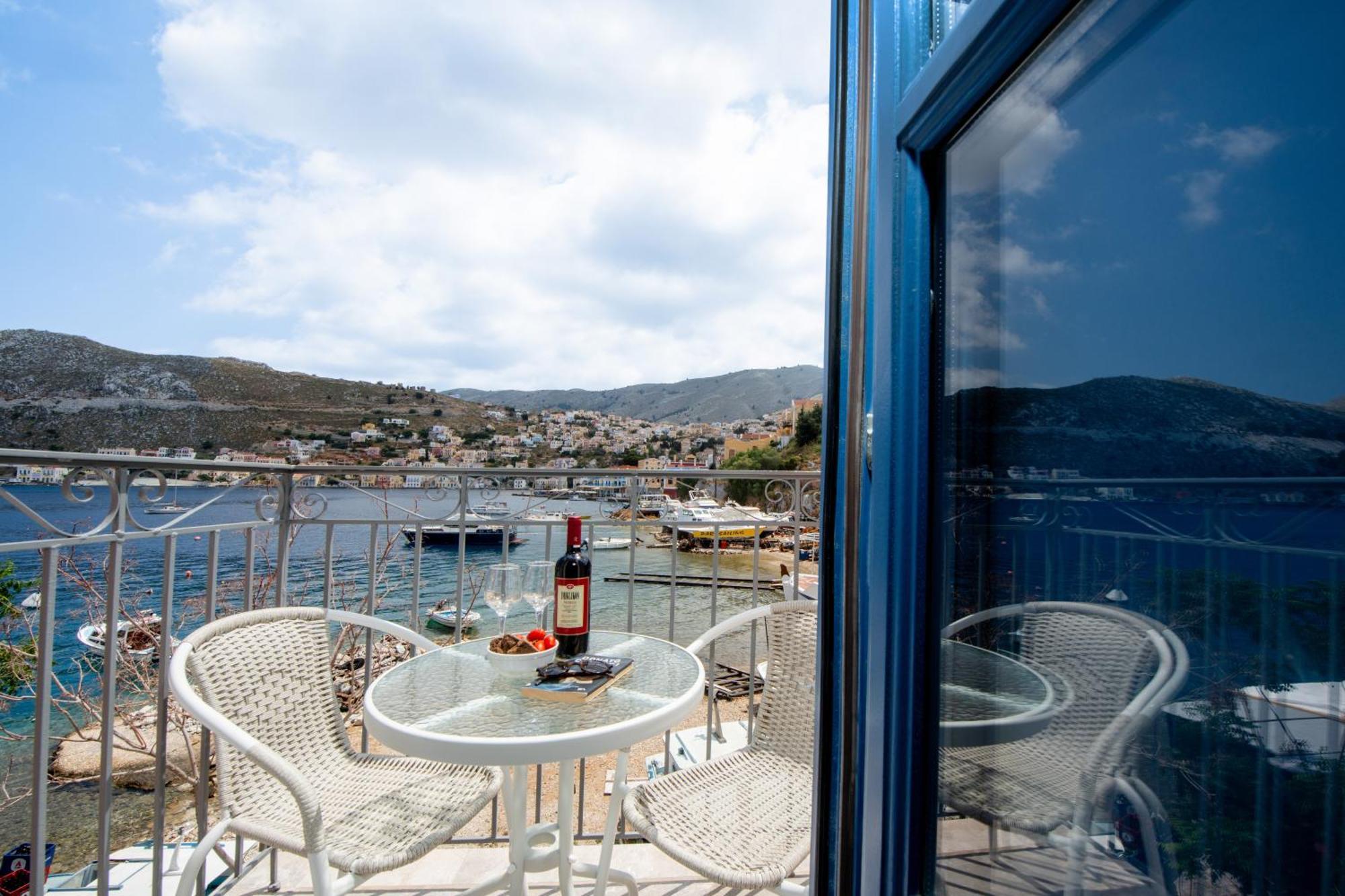 Porto Harani Seaside Apartments Simi Zewnętrze zdjęcie